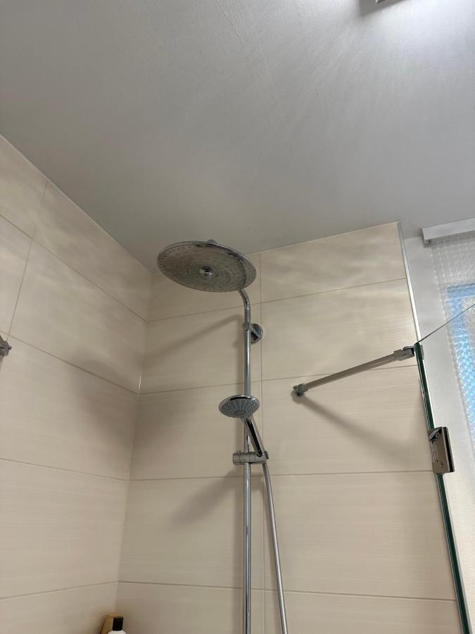Traumhafte Haushaelfte Mit Kamin, Garten & Whirlpool Apartment Berlin Bagian luar foto