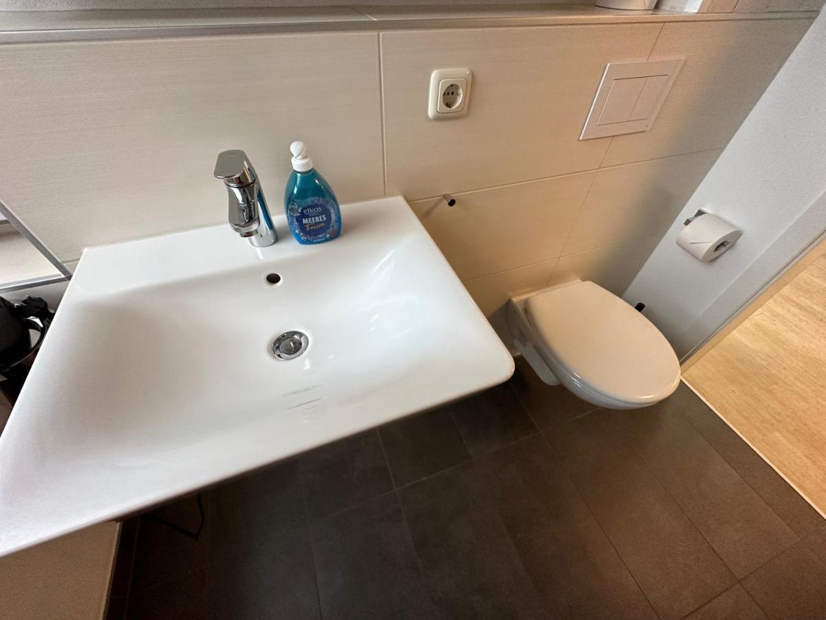Traumhafte Haushaelfte Mit Kamin, Garten & Whirlpool Apartment Berlin Bagian luar foto