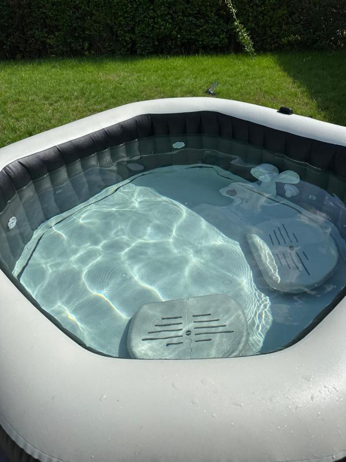 Traumhafte Haushaelfte Mit Kamin, Garten & Whirlpool Apartment Berlin Bagian luar foto
